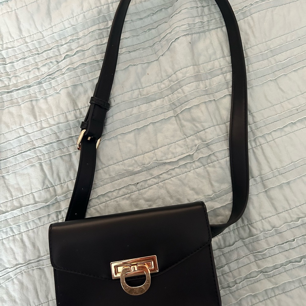 Black crossbody / Fanny pack - Picture 2 of 7